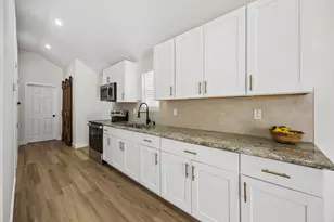 222 Houston Ave, Somerville, TX 77879 - Photo 3