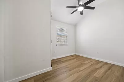 222 Houston Avenue, Somerville, TX 77879 - Photo 13