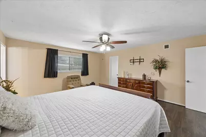 10715 Sageglow Drive, Houston, TX 77089 - Photo 17