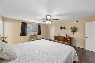 10715 Sageglow Dr, Houston, TX 77089 - Photo 17