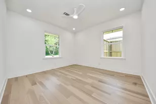 1715 Fawnhope Dr, Houston, TX 77008 - Photo 29
