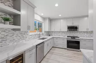 12019 Plumbrook Dr, Houston, TX 77099 - Photo 9