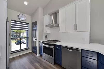 184 April Point Drive N, Conroe, TX 77356 - Photo 7