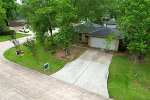 76 S Wavy Oak Cir, Houston, TX 77381 - Photo 23