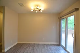 76 S Wavy Oak Cir, Houston, TX 77381 - Photo 5