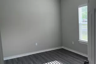 207 S Campbell St, Willis, TX 77378 - Photo 11