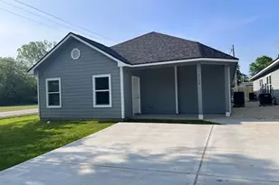 207 S Campbell St, Willis, TX 77378 - Photo 1