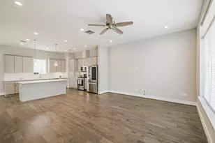 1305 Mayfair Clarkson Ln, Houston, TX 77055 - Photo 15