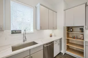 1305 Mayfair Clarkson Ln, Houston, TX 77055 - Photo 11
