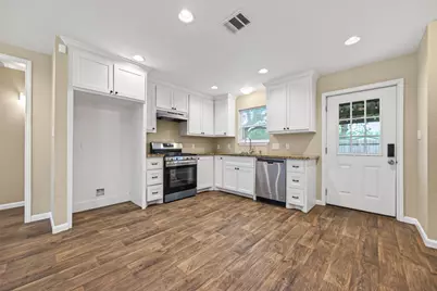 1708 Sycamore Avenue, Bay City, TX 77414 - Photo 9