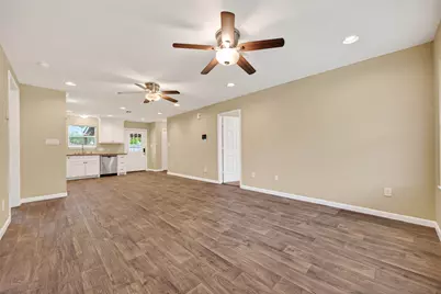 1708 Sycamore Avenue, Bay City, TX 77414 - Photo 5