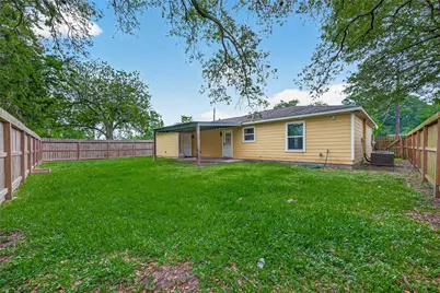 1708 Sycamore Avenue, Bay City, TX 77414 - Photo 31