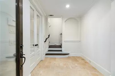1057 W 24th Street, Houston, TX 77008 - Photo 5