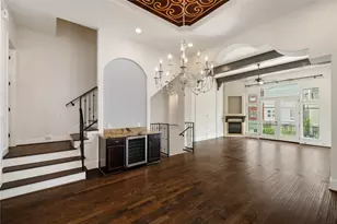 1057 W 24th St, Houston, TX 77008 - Photo 9