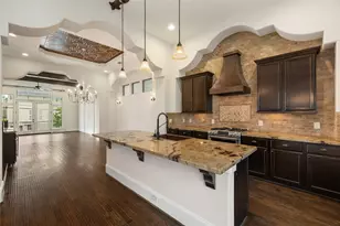 1057 W 24th St, Houston, TX 77008 - Photo 17