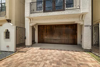 1057 W 24th Street, Houston, TX 77008 - Photo 3