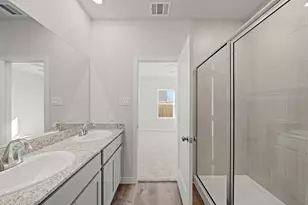 317 Bennett St, Angleton, TX 77515 - Photo 9