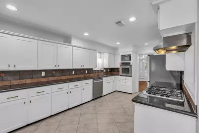 947 Thornton Road, Houston, TX 77018 - Photo 9