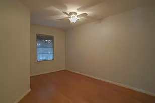 5216 Arboles Dr, Houston, TX 77035 - Photo 11