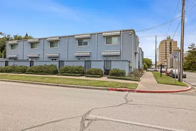 525 11th Street, Galveston, TX 77550 - Photo 1