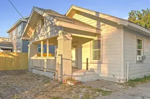 27 Norwood St, Houston, TX 77011 - Photo 1