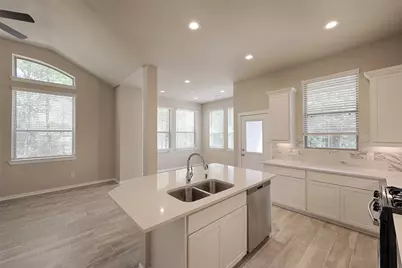115 Handley Drive, Montgomery, TX 77316 - Photo 7