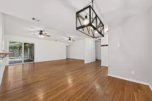 7034 Langdon Ln, Houston, TX 77074 - Photo 5