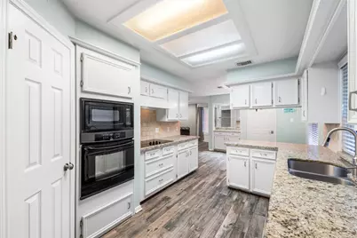 3922 Valley Haven Drive, Kingwood, TX 77339 - Photo 3