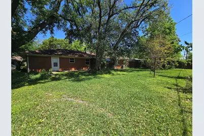 801 Rosewood Drive, Baytown, TX 77520 - Photo 31