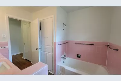 801 Rosewood Drive, Baytown, TX 77520 - Photo 17