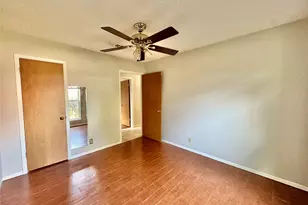 912 S 21st St, Nederland, TX 77627 - Photo 11