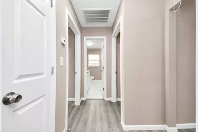 5879 Belcrest Street, Houston, TX 77033 - Photo 27