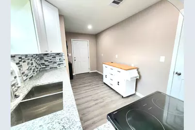 5879 Belcrest Street, Houston, TX 77033 - Photo 37