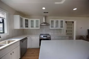 314 S Ridge St, Hallettsville, TX 77964 - Photo 3