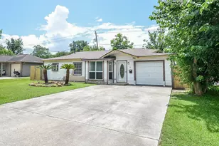 2110 Pickerton Dr, Pasadena, TX 77536 - Photo 1