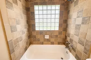 6605 Westview Dr, Houston, TX 77055 - Photo 11
