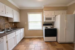 6605 Westview Dr, Houston, TX 77055 - Photo 5