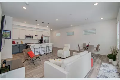 970 Highland Sound Lane, Houston, TX 77091 - Photo 11