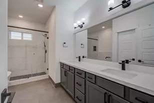 970 Highland Sound Ln, Houston, TX 77091 - Photo 17