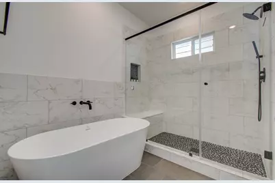 970 Highland Sound Lane, Houston, TX 77091 - Photo 3