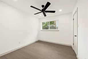 11306 Valley Spring Dr, Houston, TX 77043 - Photo 33
