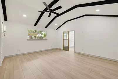 11306 Valley Spring Drive, Houston, TX 77043 - Photo 21