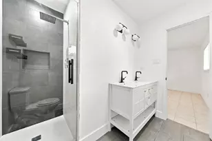 2413 Shadowdale Dr, Houston, TX 77043 - Photo 19