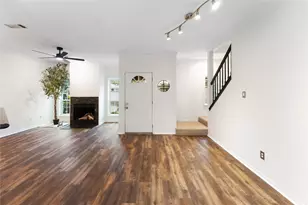2218 Hopkins St, Houston, TX 77006 - Photo 9