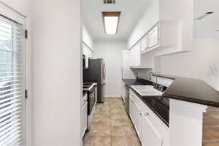 2218 Hopkins St, Houston, TX 77006 - Photo 11