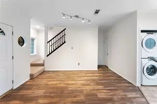 2218 Hopkins St, Houston, TX 77006 - Photo 7