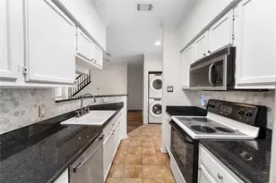 2218 Hopkins St, Houston, TX 77006 - Photo 15