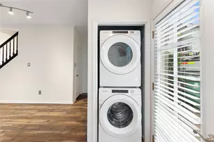 2218 Hopkins St, Houston, TX 77006 - Photo 13