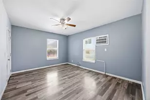 626 Henke St, Houston, TX 77020 - Photo 5