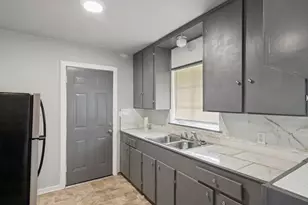 9029 Homewood Ln, Houston, TX 77078 - Photo 15